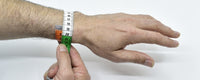 Comment mesurer la longueur de son bracelet en titane à l’aide d’un mètre de couture ∣ Bijoux Titane France®