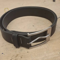 Ceinture en cuir et boucle titane