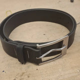 Ceinture en cuir et boucle titane