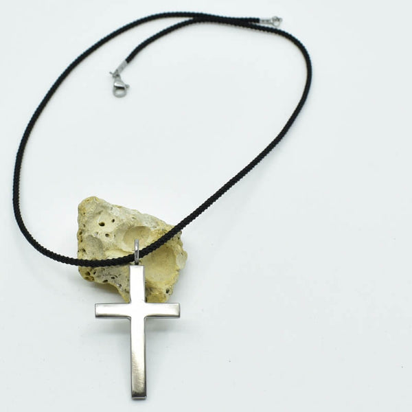 Pendentif Croix En Titane Avec Accents Diamant - Style Élégant & Moderne