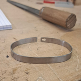 Bracelet jonc en titane brossé