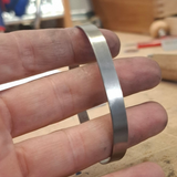 Bracelet jonc en titane brossé